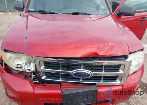 2009 Ford Escape Xlt z USA, uszkodzony, nr VIN 1FMCU93G39KC04562